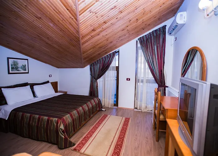 Arber 3* Golem (Tirana)